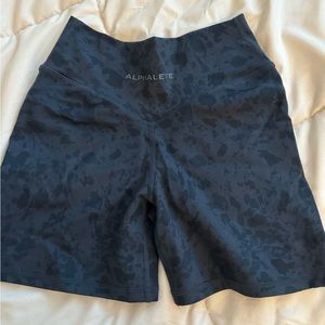 Alphalete Surface Power Shorts - Black